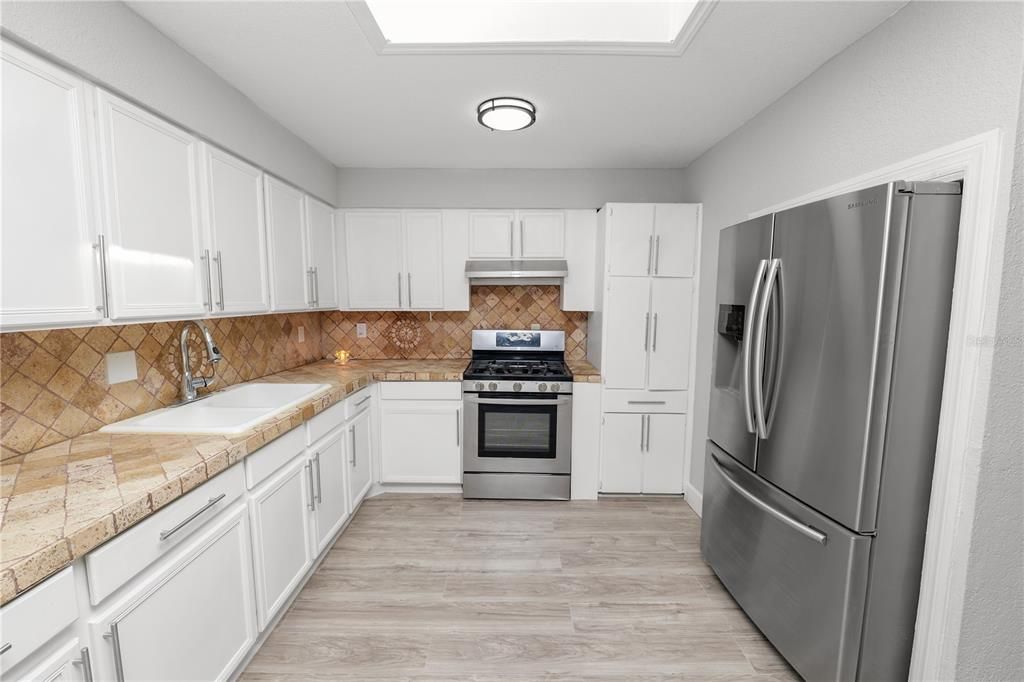For Sale: $450,000 (4 beds, 2 baths, 2255 Square Feet)