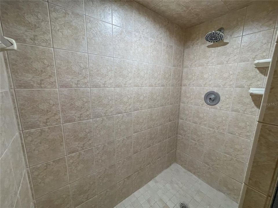 En Venta: $179,000 (2 camas, 2 baños, 1097 Pies cuadrados)