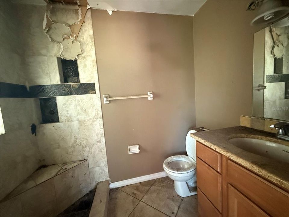 En Venta: $199,900 (3 camas, 3 baños, 1400 Pies cuadrados)