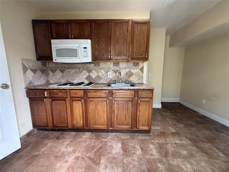 En Venta: $199,900 (3 camas, 3 baños, 1400 Pies cuadrados)