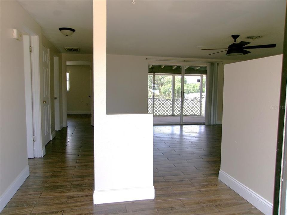 For Sale: $222,500 (3 beds, 2 baths, 1378 Square Feet)