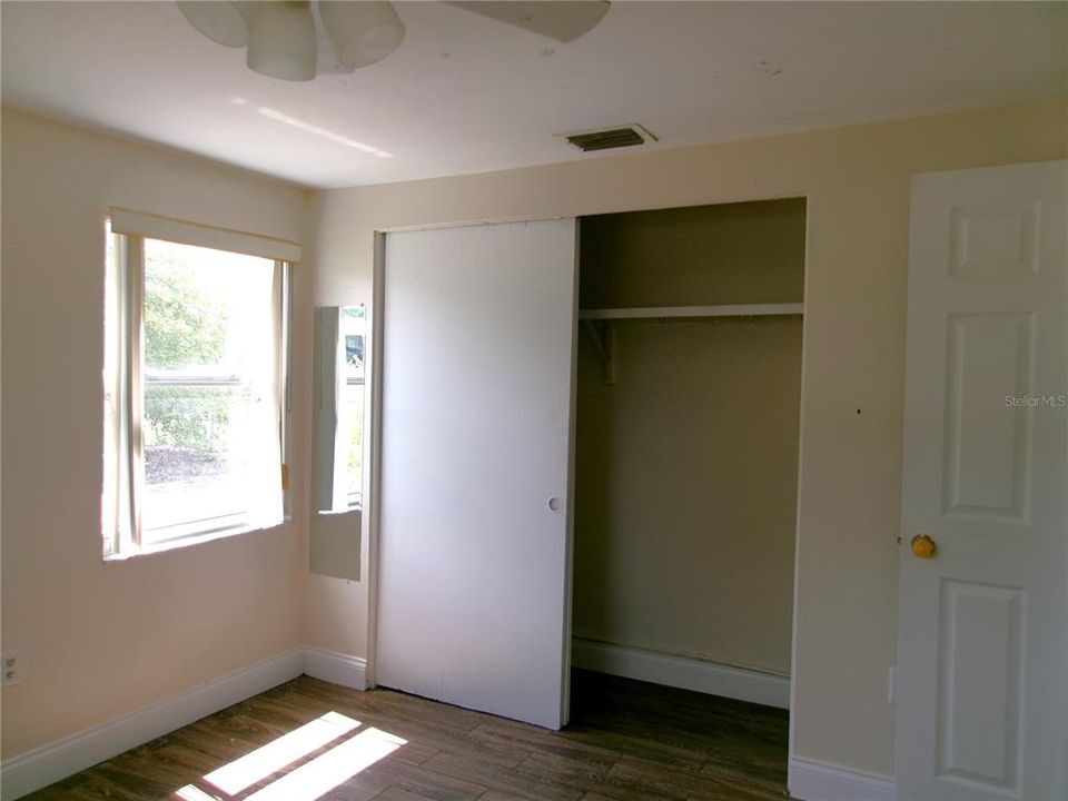 For Sale: $222,500 (3 beds, 2 baths, 1378 Square Feet)