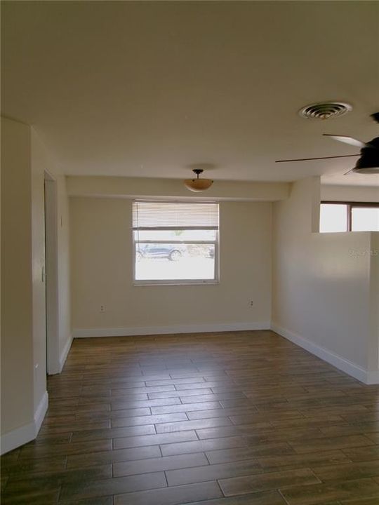 For Sale: $222,500 (3 beds, 2 baths, 1378 Square Feet)