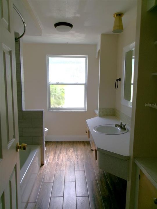 For Sale: $222,500 (3 beds, 2 baths, 1378 Square Feet)