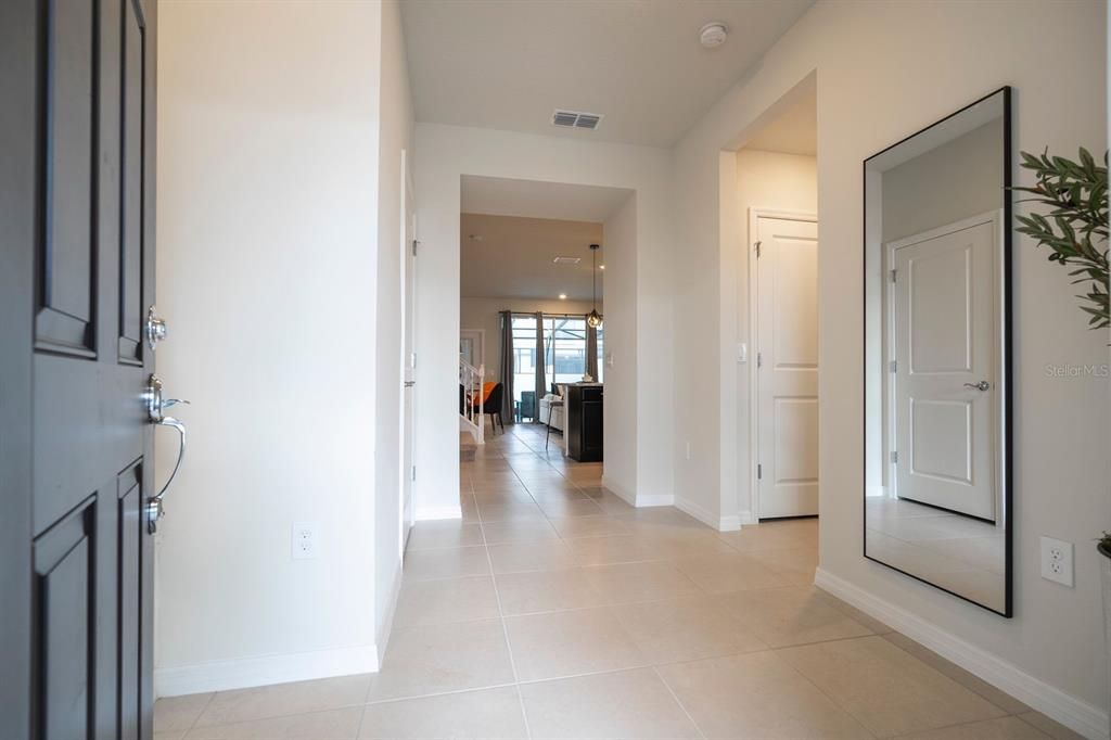 En Venta: $489,000 (5 camas, 4 baños, 2293 Pies cuadrados)