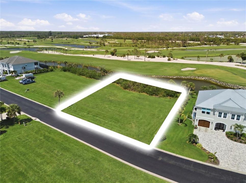 На продажу: $345,000 (0.36 acres)