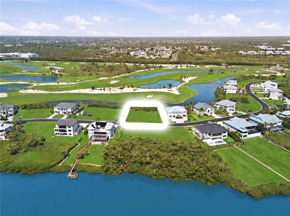 На продажу: $345,000 (0.36 acres)