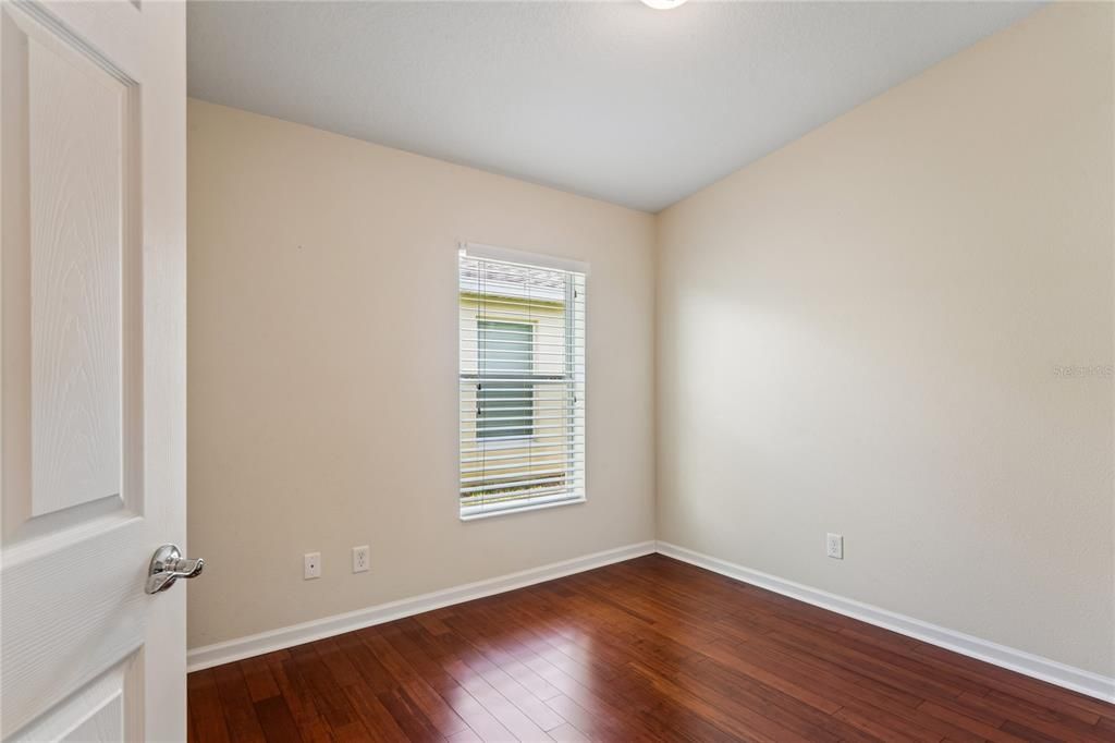 For Sale: $334,900 (4 beds, 2 baths, 1978 Square Feet)