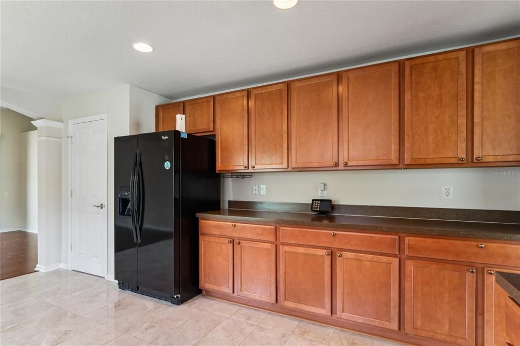 For Sale: $334,900 (4 beds, 2 baths, 1978 Square Feet)