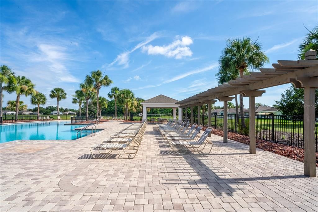 For Sale: $334,900 (4 beds, 2 baths, 1978 Square Feet)