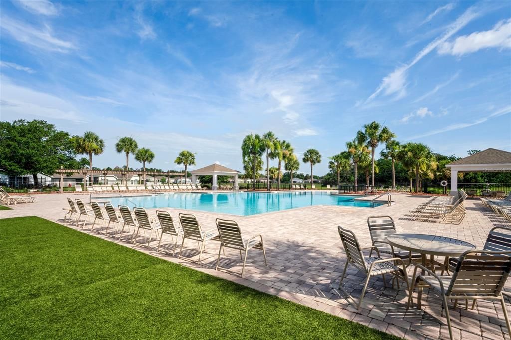 For Sale: $334,900 (4 beds, 2 baths, 1978 Square Feet)
