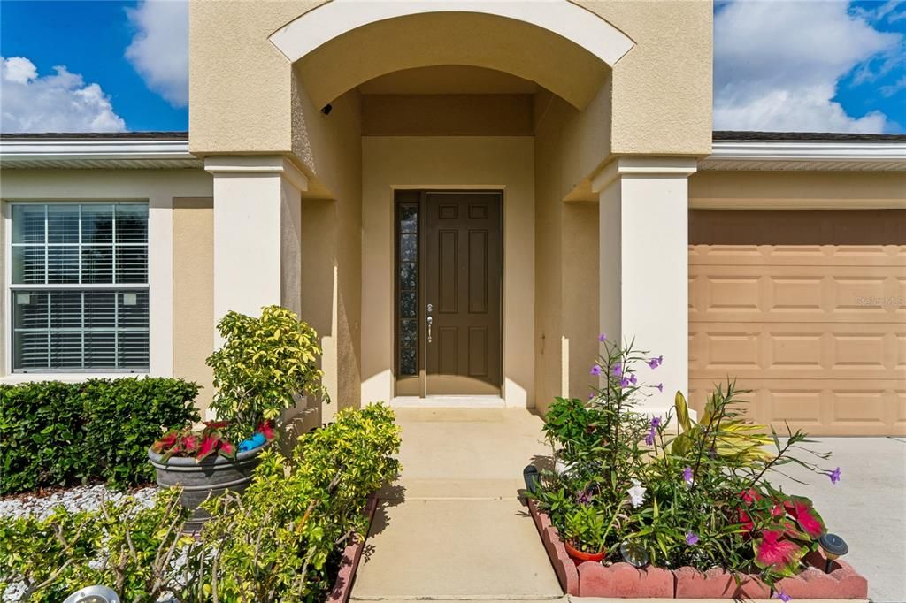 For Sale: $334,900 (4 beds, 2 baths, 1978 Square Feet)