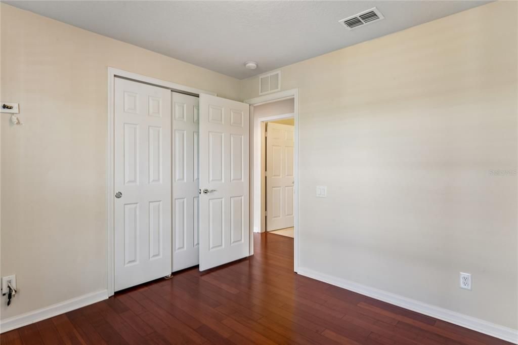 For Sale: $334,900 (4 beds, 2 baths, 1978 Square Feet)