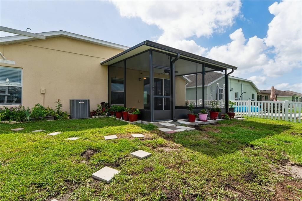 For Sale: $334,900 (4 beds, 2 baths, 1978 Square Feet)