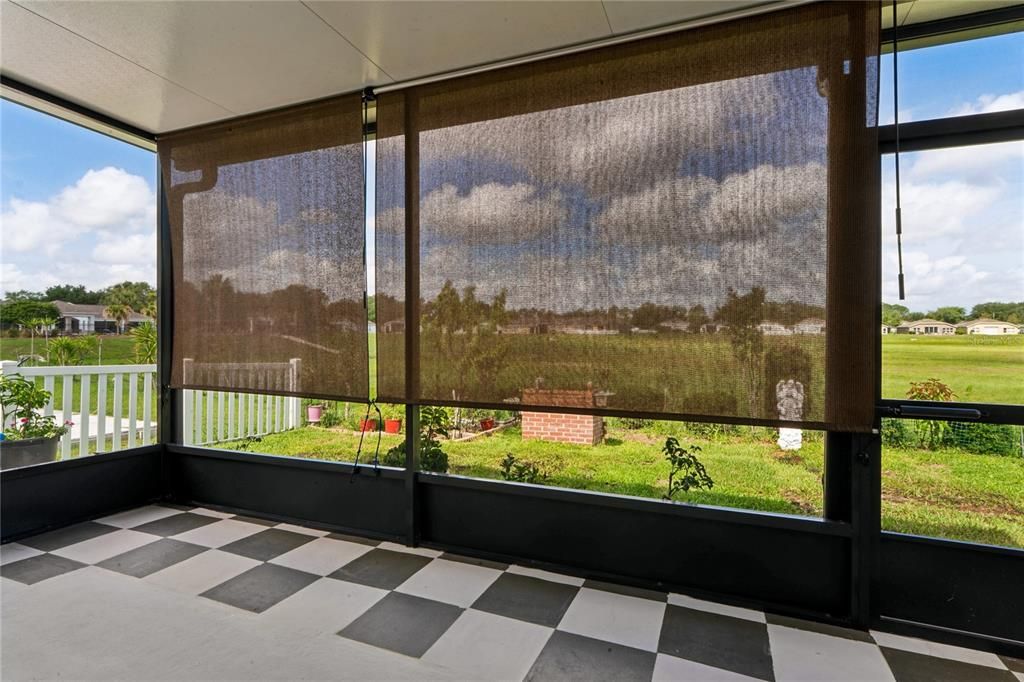 For Sale: $334,900 (4 beds, 2 baths, 1978 Square Feet)