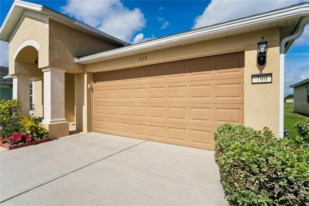 For Sale: $334,900 (4 beds, 2 baths, 1978 Square Feet)
