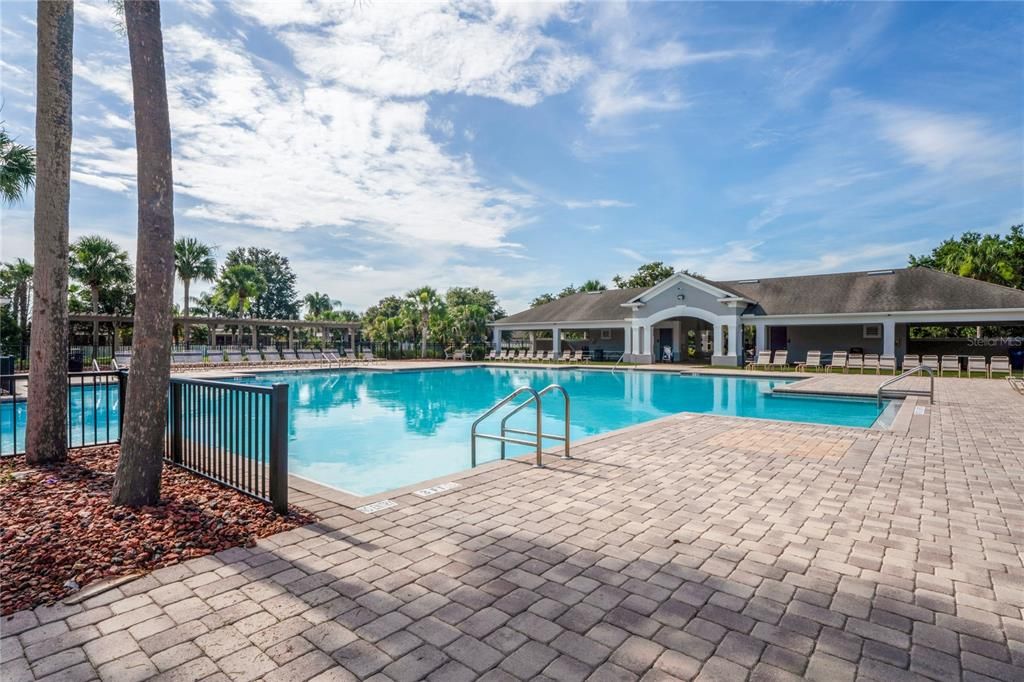 For Sale: $334,900 (4 beds, 2 baths, 1978 Square Feet)