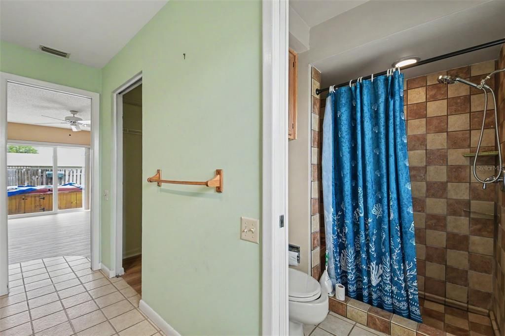 На продажу: $334,900 (3 спален, 2 ванн, 1677 Квадратных фут)