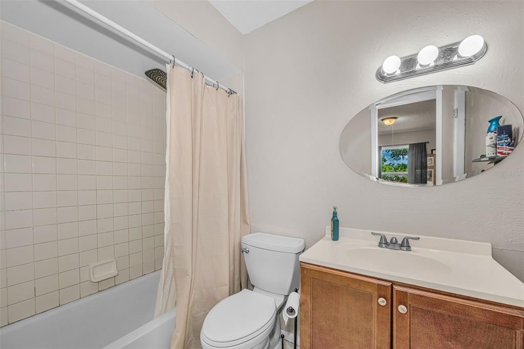 For Sale: $295,000 (2 beds, 2 baths, 918 Square Feet)