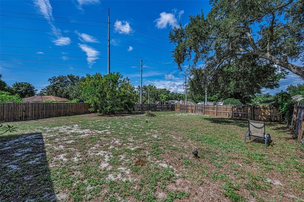 For Sale: $295,000 (2 beds, 2 baths, 918 Square Feet)