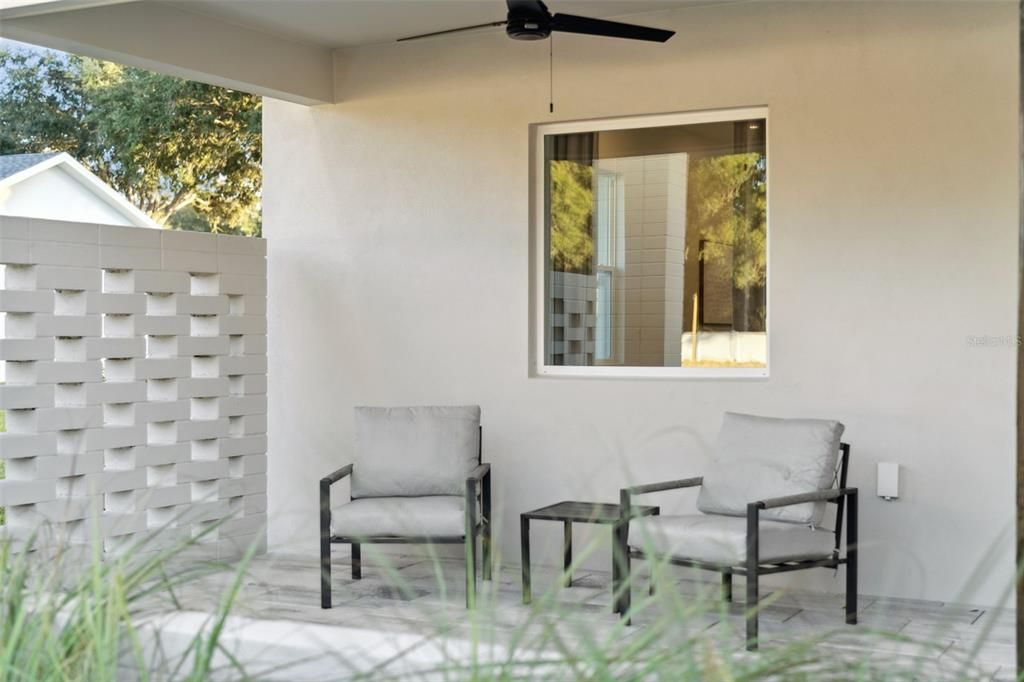 For Sale: $409,900 (3 beds, 2 baths, 1659 Square Feet)