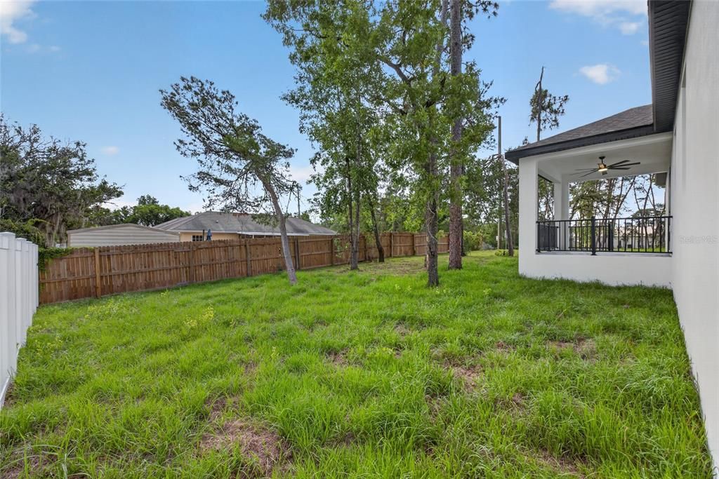 Active With Contract: $419,900 (4 beds, 2 baths, 1841 Square Feet)