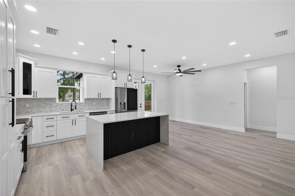 Active With Contract: $419,900 (4 beds, 2 baths, 1841 Square Feet)