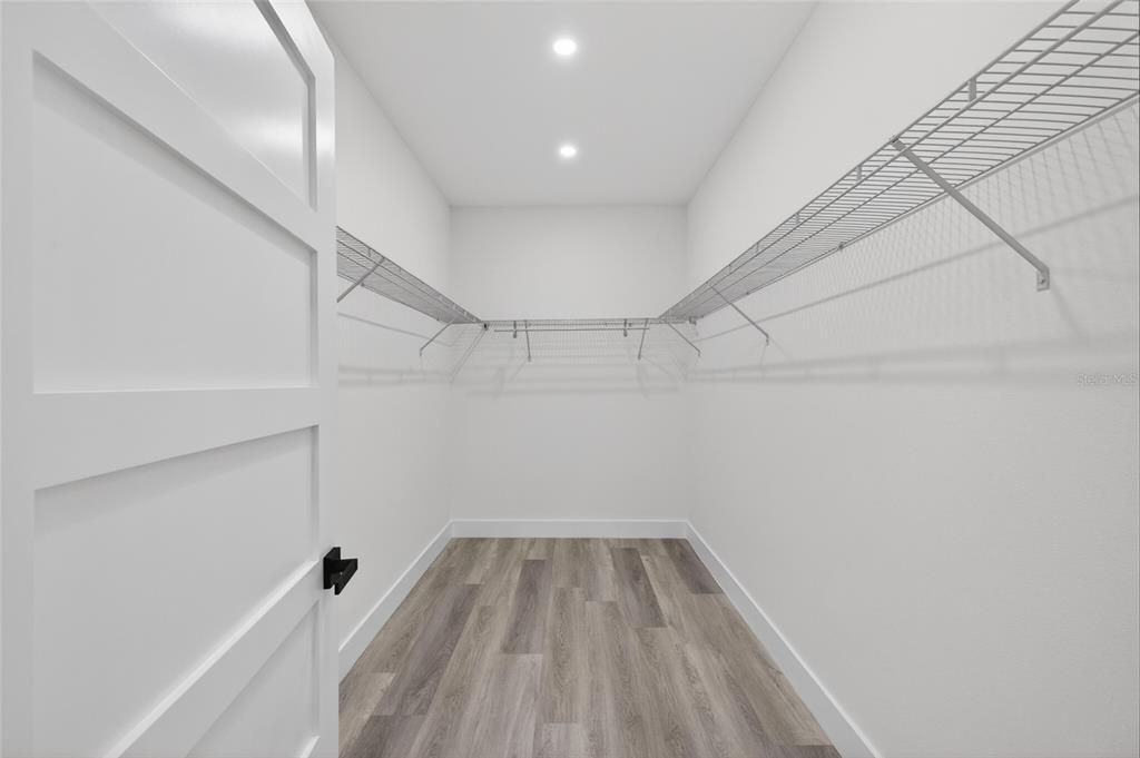 Active With Contract: $419,900 (4 beds, 2 baths, 1841 Square Feet)