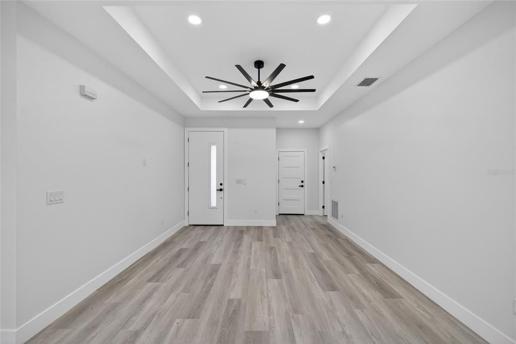 Active With Contract: $419,900 (4 beds, 2 baths, 1841 Square Feet)