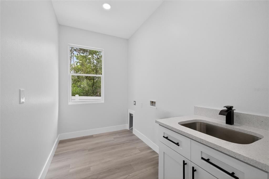 Active With Contract: $419,900 (4 beds, 2 baths, 1841 Square Feet)