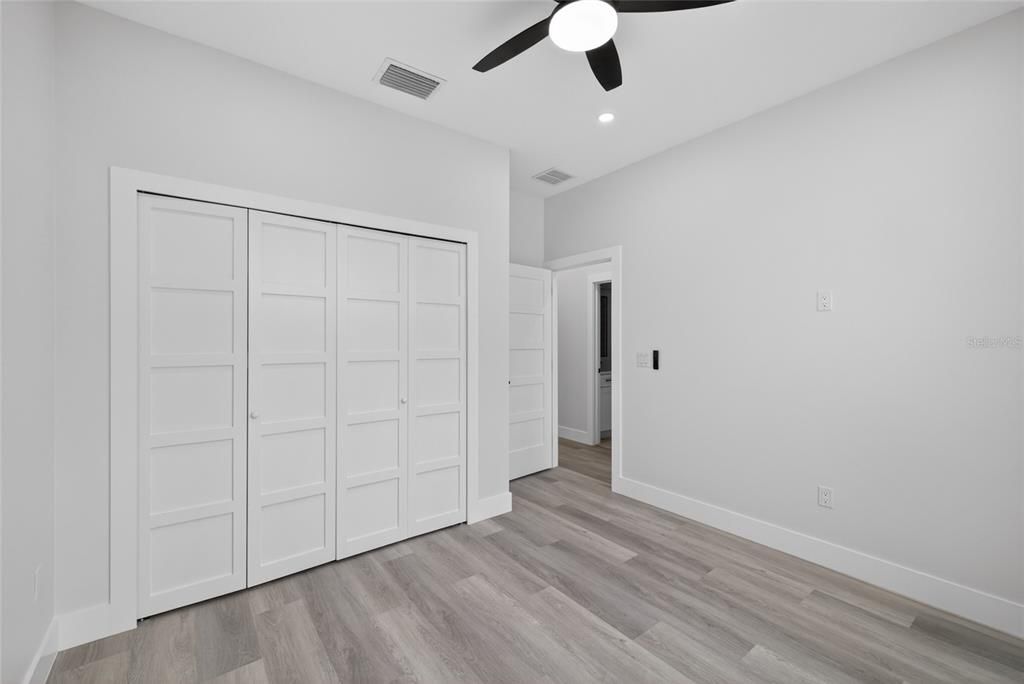 Active With Contract: $419,900 (4 beds, 2 baths, 1841 Square Feet)