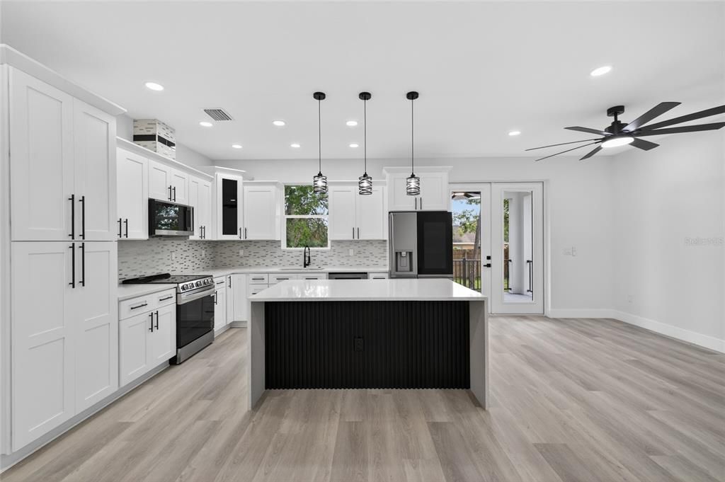 Active With Contract: $419,900 (4 beds, 2 baths, 1841 Square Feet)