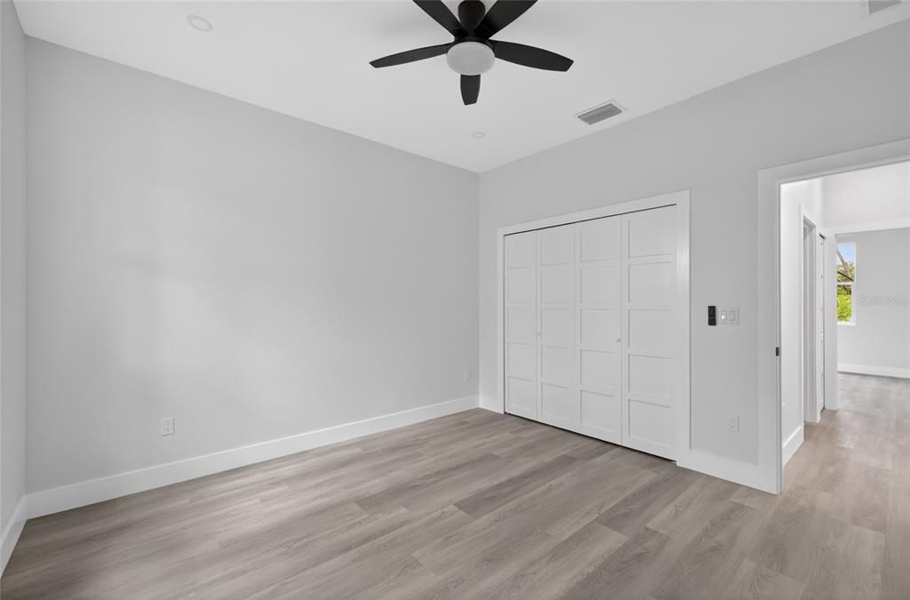 Active With Contract: $419,900 (4 beds, 2 baths, 1841 Square Feet)