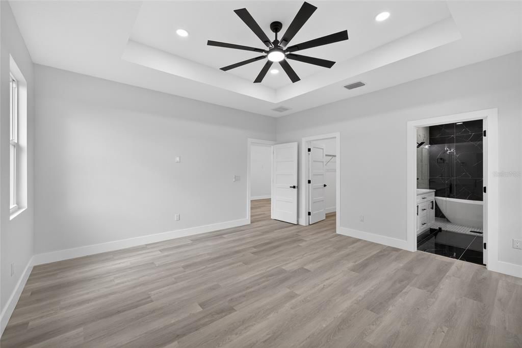 Active With Contract: $419,900 (4 beds, 2 baths, 1841 Square Feet)