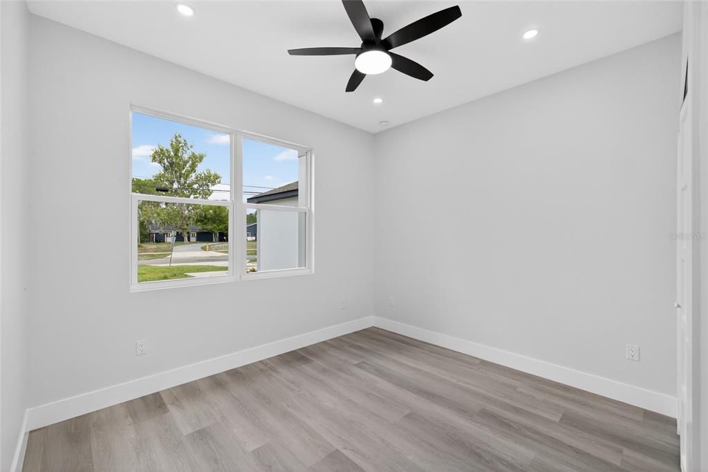 Active With Contract: $419,900 (4 beds, 2 baths, 1841 Square Feet)