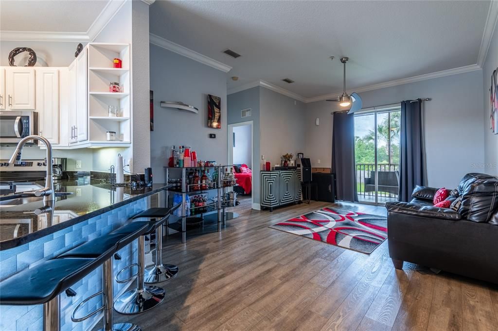 For Sale: $230,000 (1 beds, 1 baths, 750 Square Feet)
