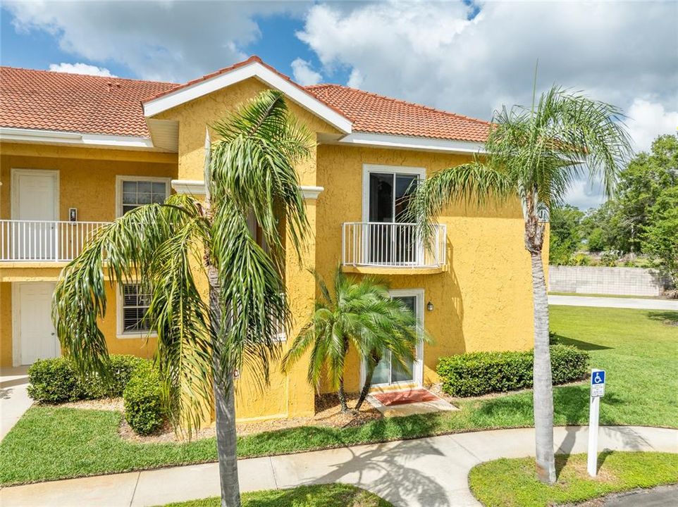 For Sale: $230,000 (1 beds, 1 baths, 750 Square Feet)
