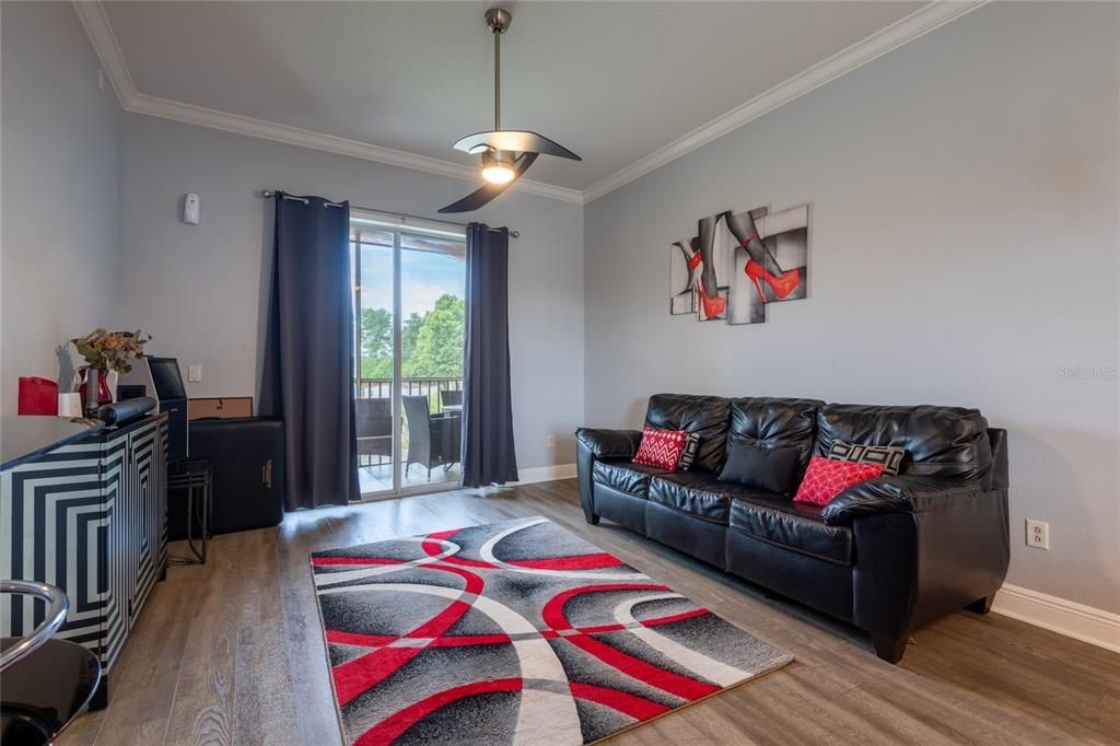 For Sale: $230,000 (1 beds, 1 baths, 750 Square Feet)