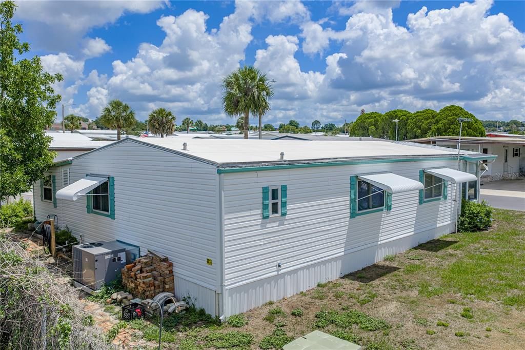 Active With Contract: $124,900 (2 beds, 2 baths, 960 Square Feet)