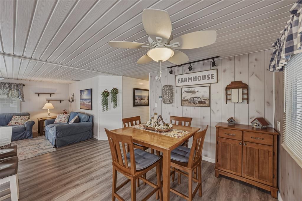Active With Contract: $124,900 (2 beds, 2 baths, 960 Square Feet)