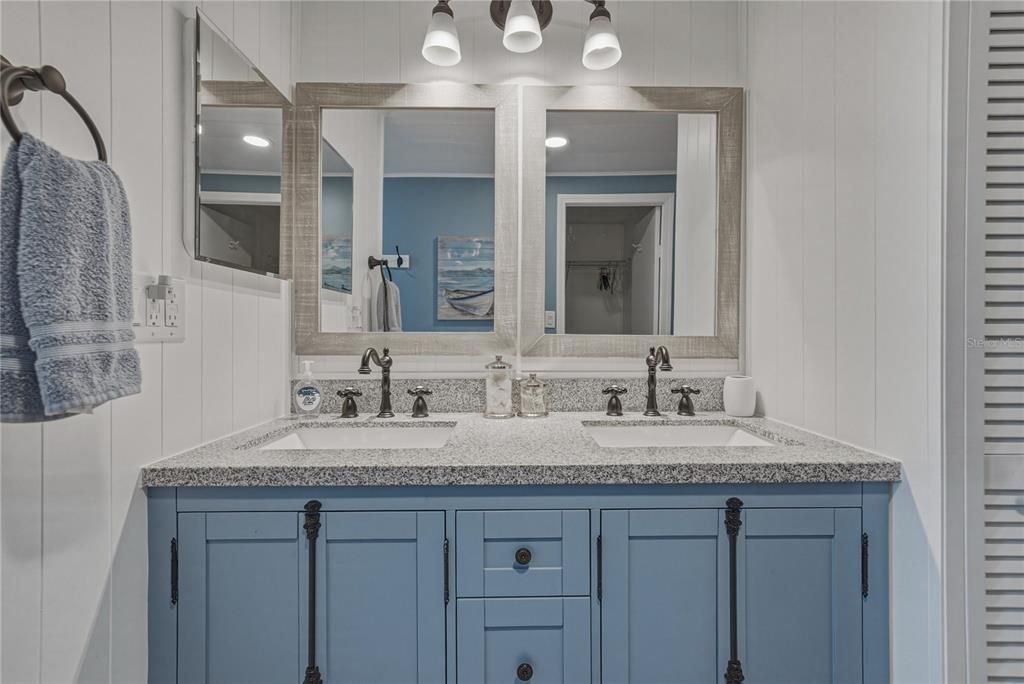 Active With Contract: $124,900 (2 beds, 2 baths, 960 Square Feet)