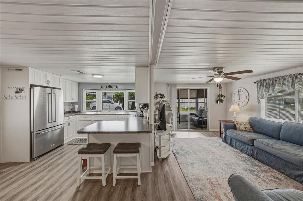 Active With Contract: $124,900 (2 beds, 2 baths, 960 Square Feet)