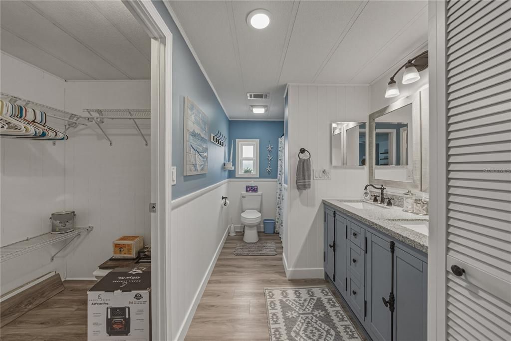 Active With Contract: $124,900 (2 beds, 2 baths, 960 Square Feet)