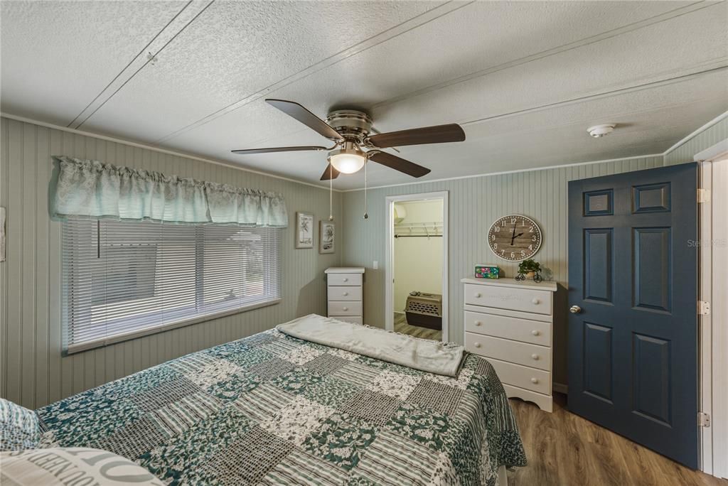 Active With Contract: $124,900 (2 beds, 2 baths, 960 Square Feet)