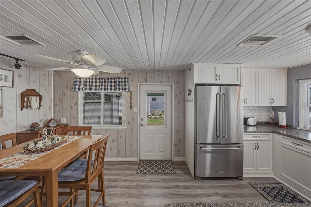 Active With Contract: $124,900 (2 beds, 2 baths, 960 Square Feet)