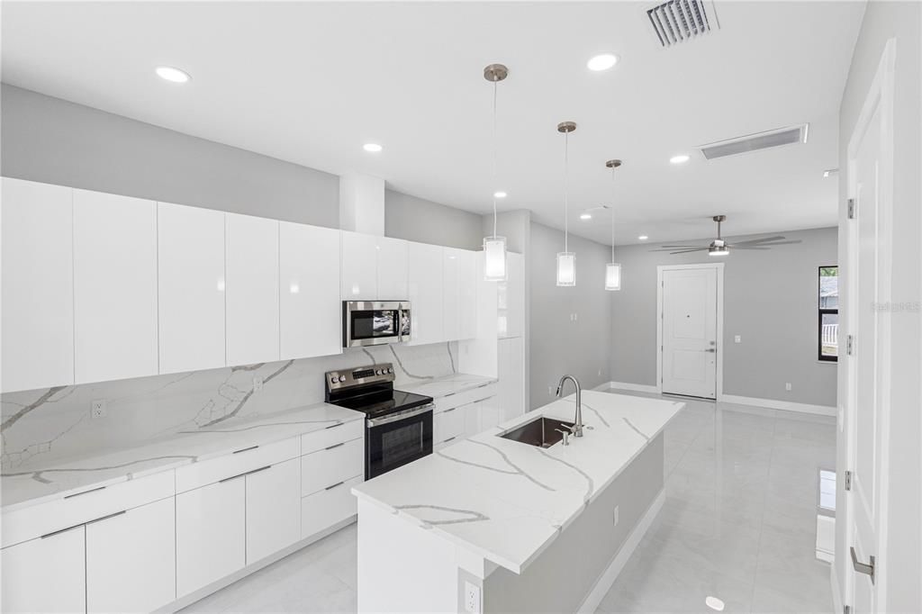 En Venta: $515,000 (3 camas, 2 baños, 1833 Pies cuadrados)