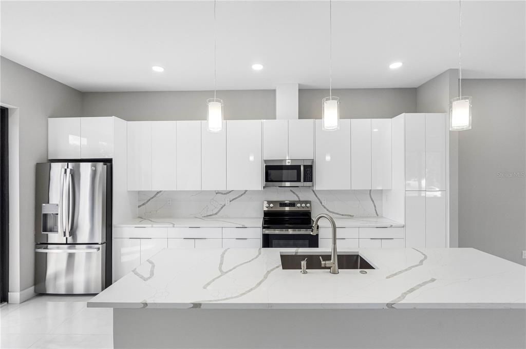 En Venta: $515,000 (3 camas, 2 baños, 1833 Pies cuadrados)