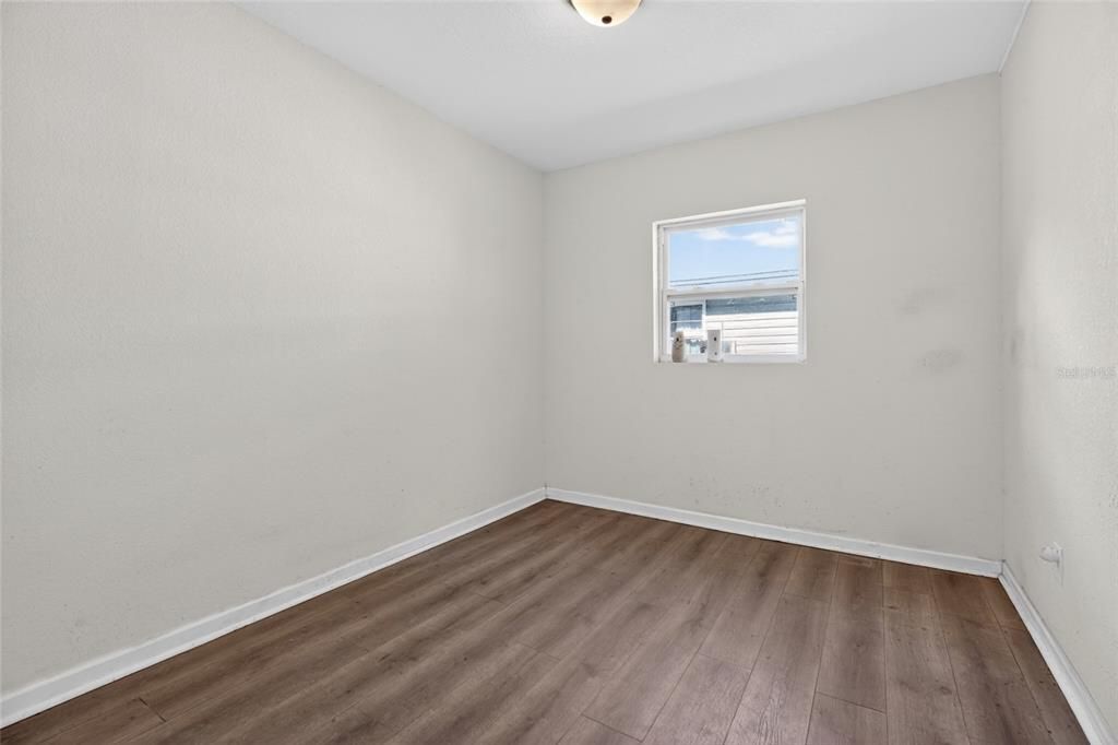 For Sale: $315,000 (4 beds, 2 baths, 1088 Square Feet)