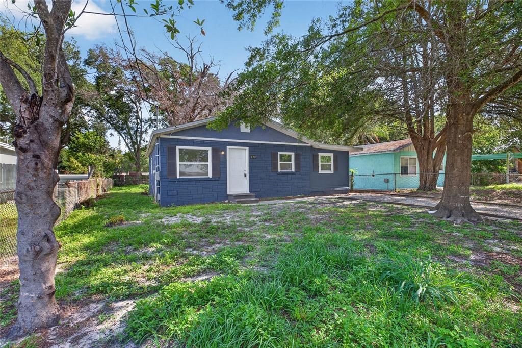 For Sale: $315,000 (4 beds, 2 baths, 1088 Square Feet)