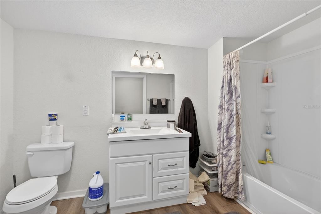 For Sale: $315,000 (4 beds, 2 baths, 1088 Square Feet)